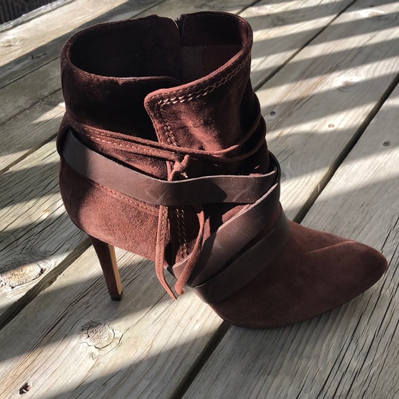 Vince Camuto Heels - Picture 3 of 8